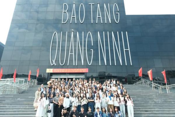   
          RECAP CHUYẾN ĐI THỰC ĐỊA KINH TẾ - XÃ HỘI TỔNG HỢP TẠI QUẢNG NINH CỦA K73 KHOA ĐỊA LÍ