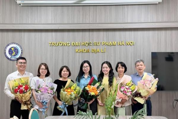   
          KHOA ĐỊA LÍ TỔ CHỨC BẢO VỆ LUẬN VĂN THẠC SĨ ĐỢT 1 NĂM 2026