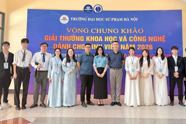Khoa Địa lí gặt hái nhiều thành tích xuất sắc tại Giải thưởng Khoa học và Công nghệ dành cho sinh viên năm 2026
Khoa Địa lí gặt hái nhiều thành tích xuất sắc tại Giải thưởng Khoa học và Công nghệ dành cho sinh viên năm 2026