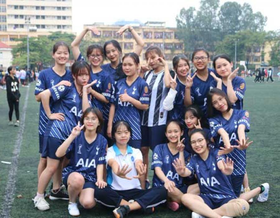 Sinh viên học tập và hoạt động